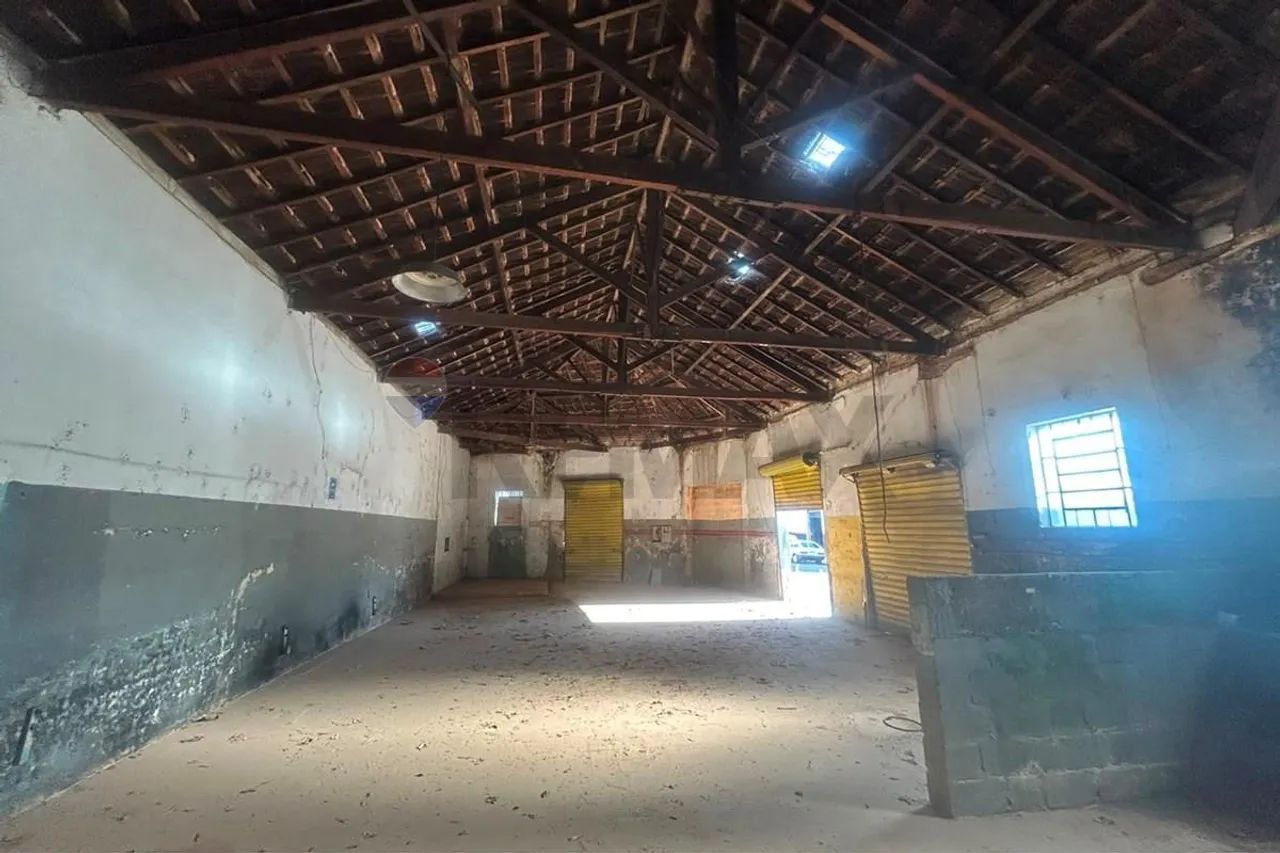 Barracão Comercial à Venda no Centro da Cidade - Foto 5