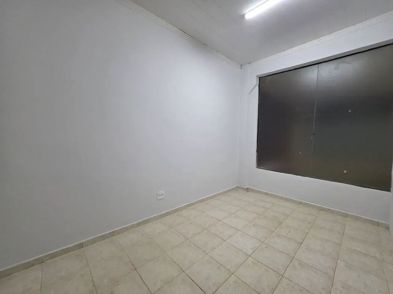 Sala Comercial 1º Pavimento 40 m² com  divisões mais banheiro água incluso - Centro - Foto 3