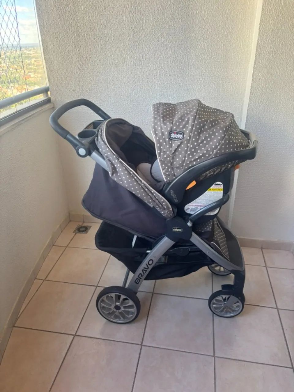 Carrinho de bebê Chicco Bravo Trio Travel System - Foto 5
