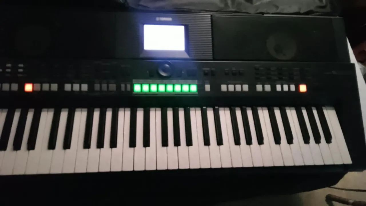 Teclado profissional imperdível!!
