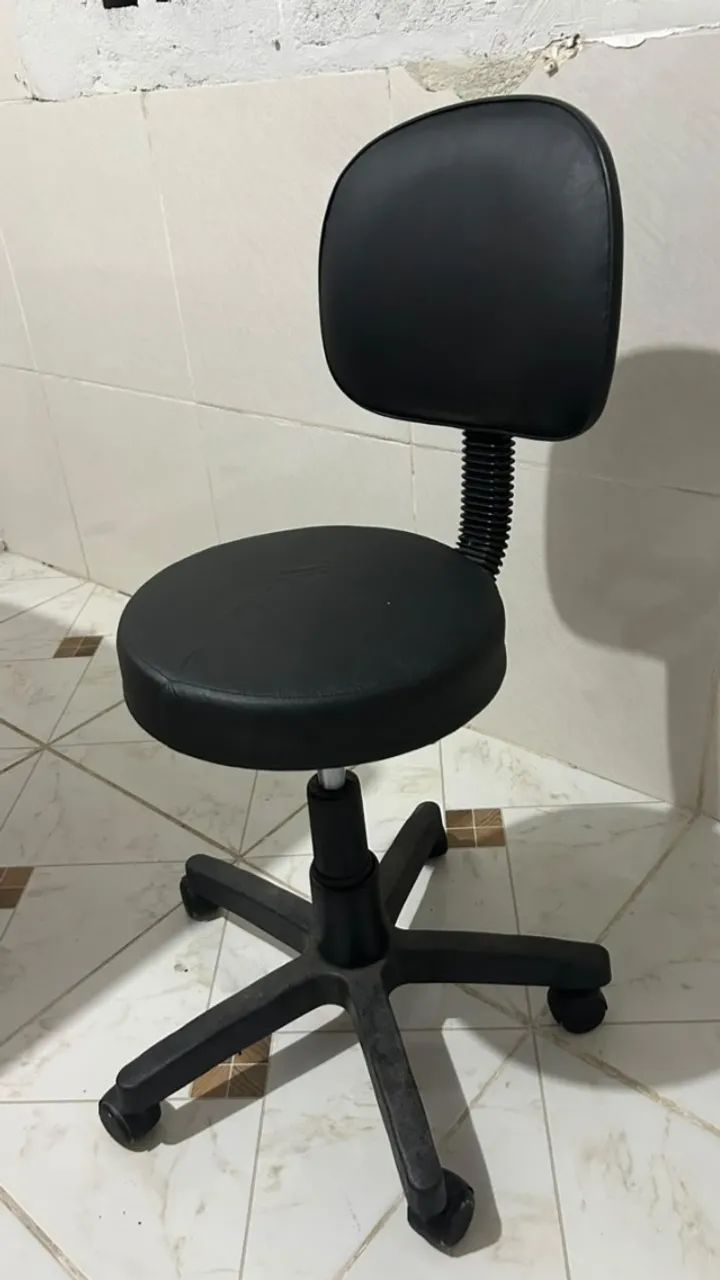 VENDO MACA DE ESTÉTICA E MOCHO COM ENCOSTO - Foto 5
