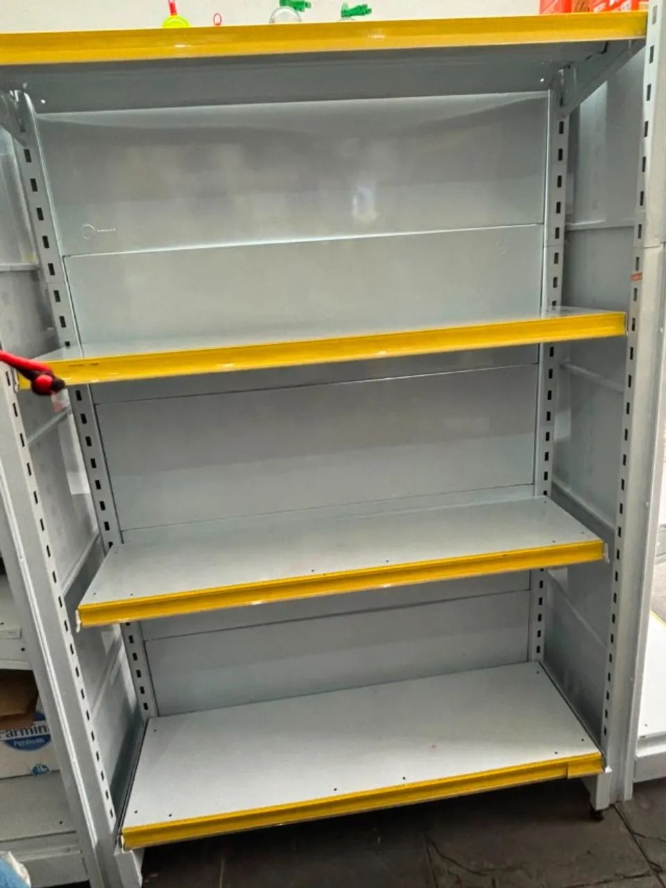 prateleiras loja - Foto 4