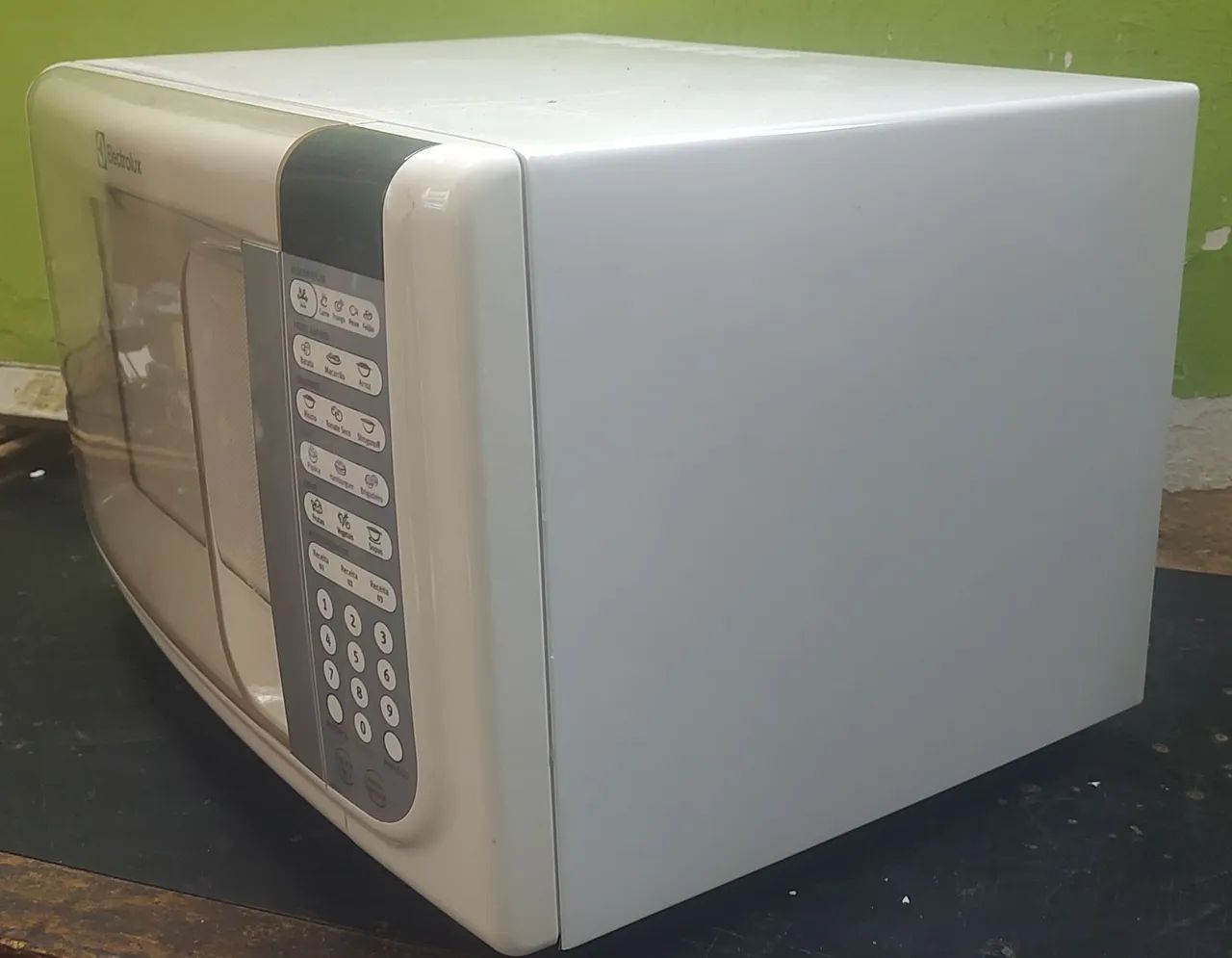 Microondas Eletrolux "31" Litros super conservado  - Foto 3
