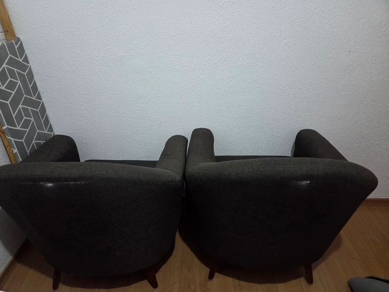 Poltrona de tecido marrom - Foto 3