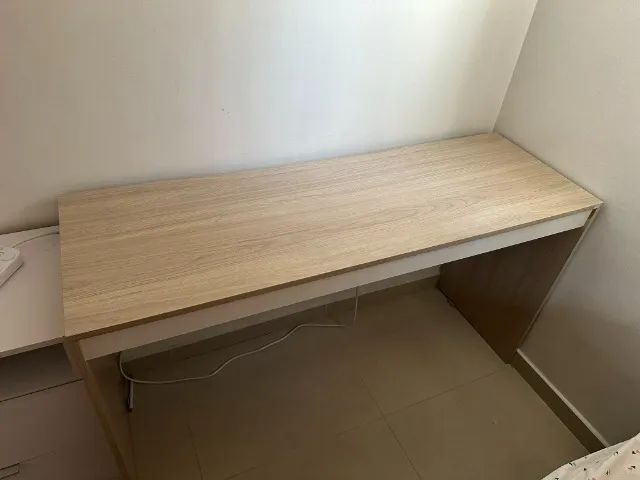 Mesa de escritório (1,40m X 45cm X 75 cm) - Foto 3