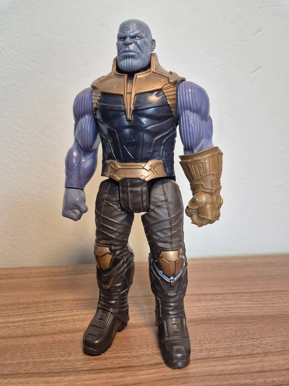 Boneco Original Hasbro  Thanos, 30cm, sem caixa original  (usado).