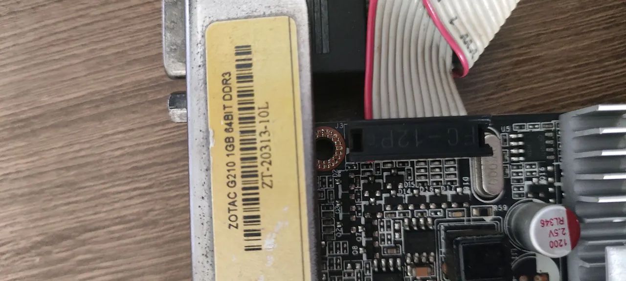 Zotac G210 1GB 64bit DDR3 - Foto 2