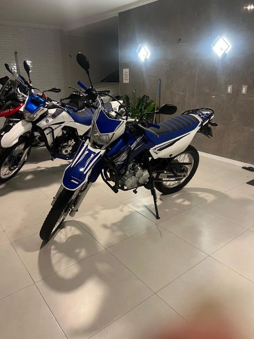 XTZ 250 -LANDER  - Foto 3