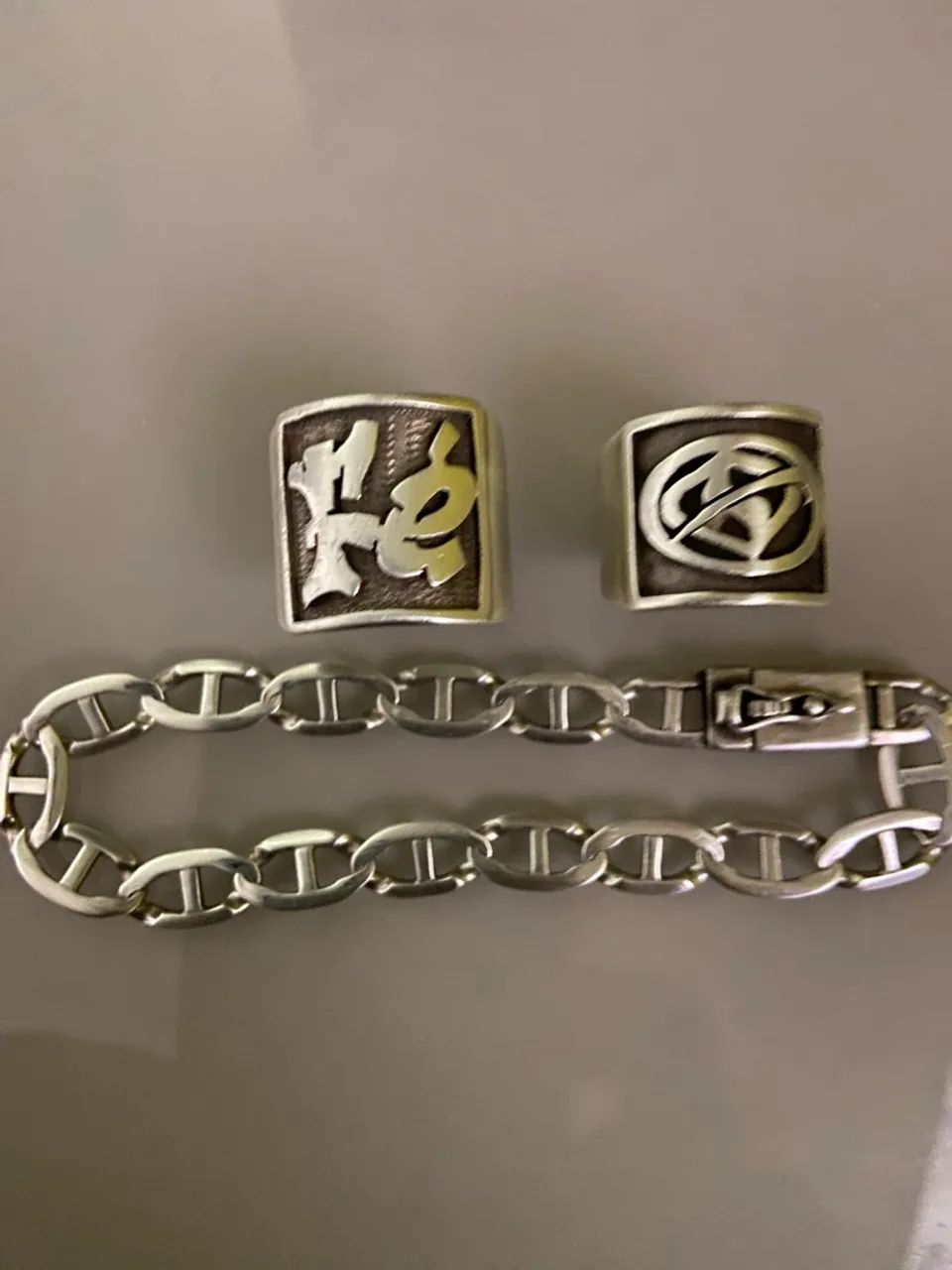 Pulseira com mais 2 dedeira pra vender 