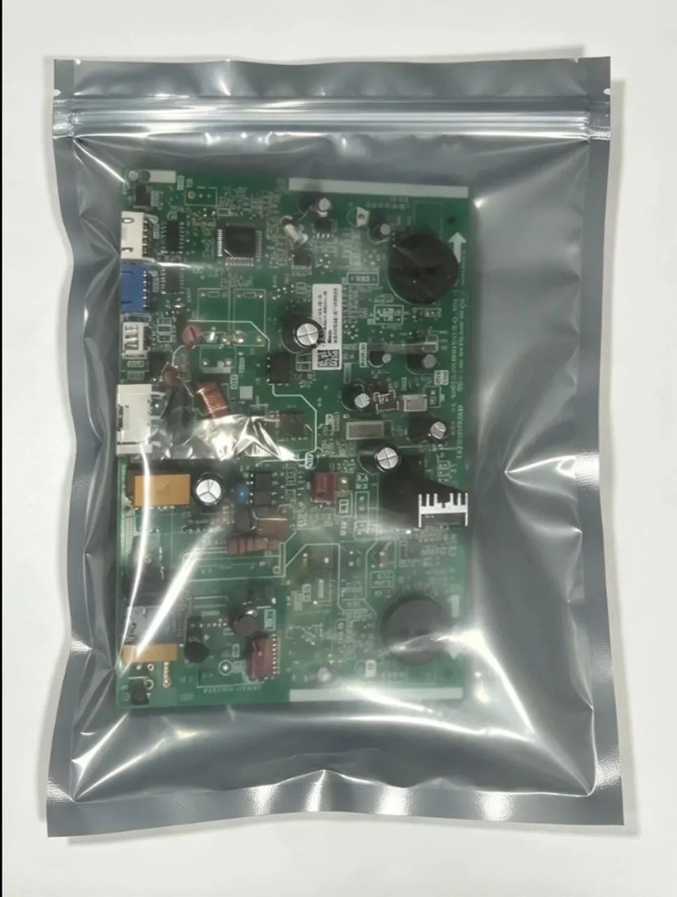 Placa eletrônica principal da evaporadora split Springer Midea 