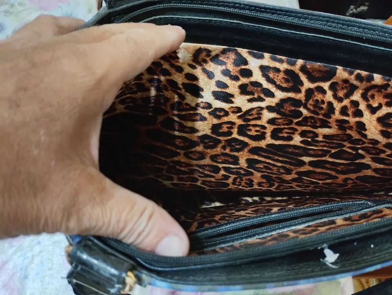 Bolsa Carmem stefaness usada no estado  - Foto 4