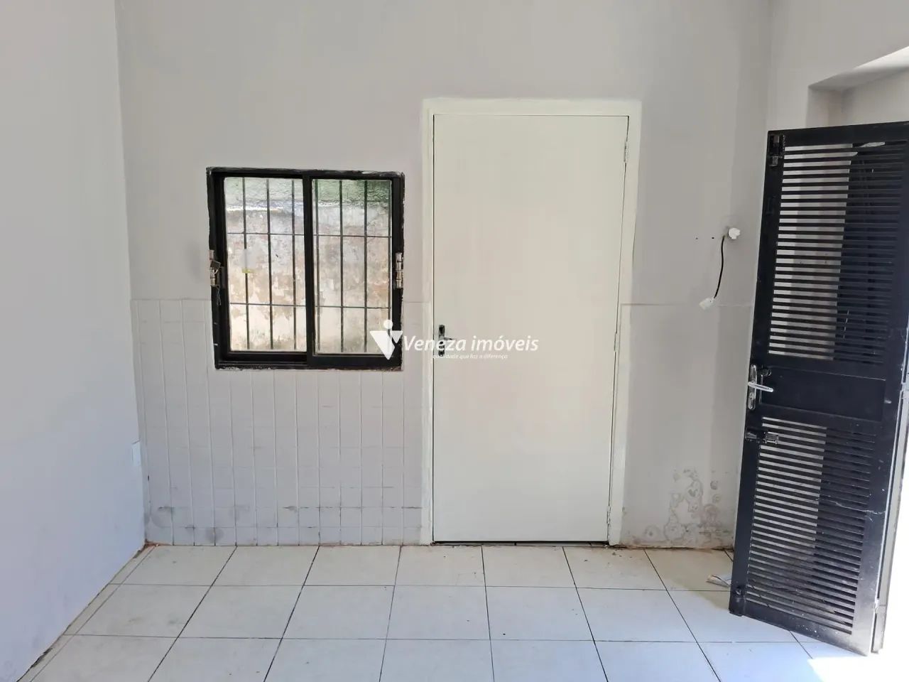 CASA COMERCIAL COM 06 SALAS E ESTACIONAMENTO NO CENTRO PARA VENDA - Foto 4