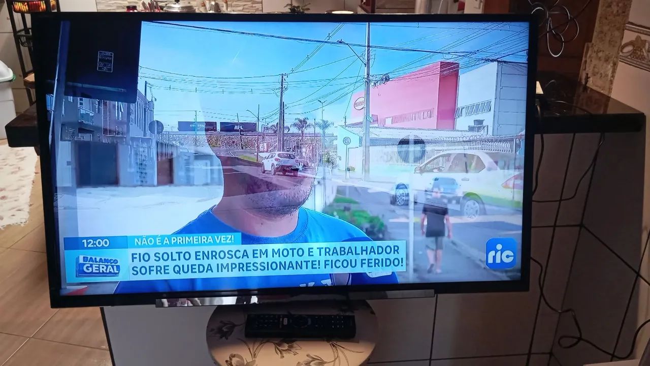 Vendo tv 32 polegadas led não e smart  - Foto 3