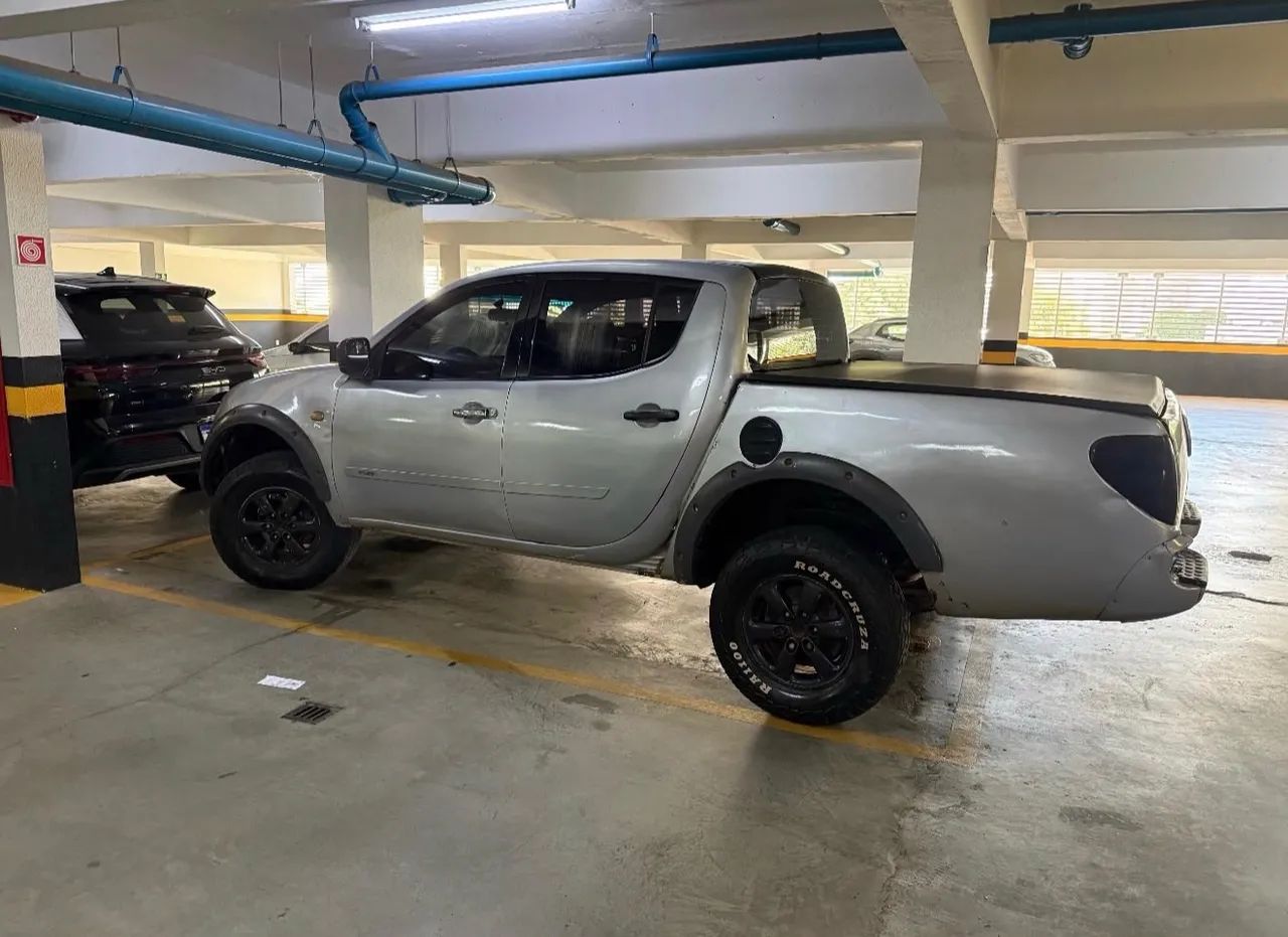 Mitsubishi L200 L200 Triton GLS 3.2 CD TB Int.Diesel Mec 2013