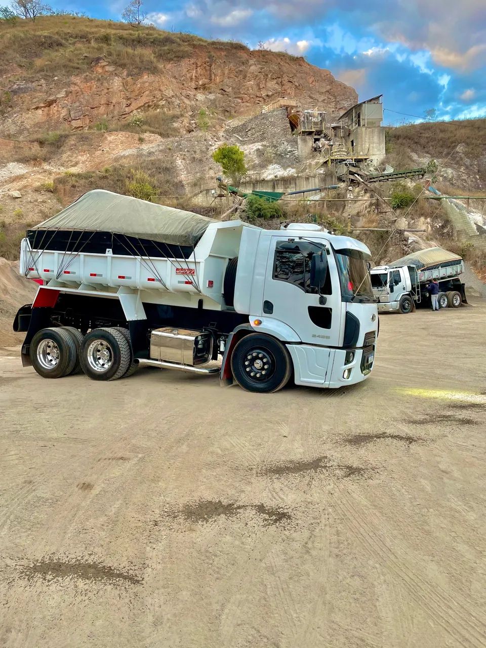 Ford cargo 2428 caçamba - Foto 5
