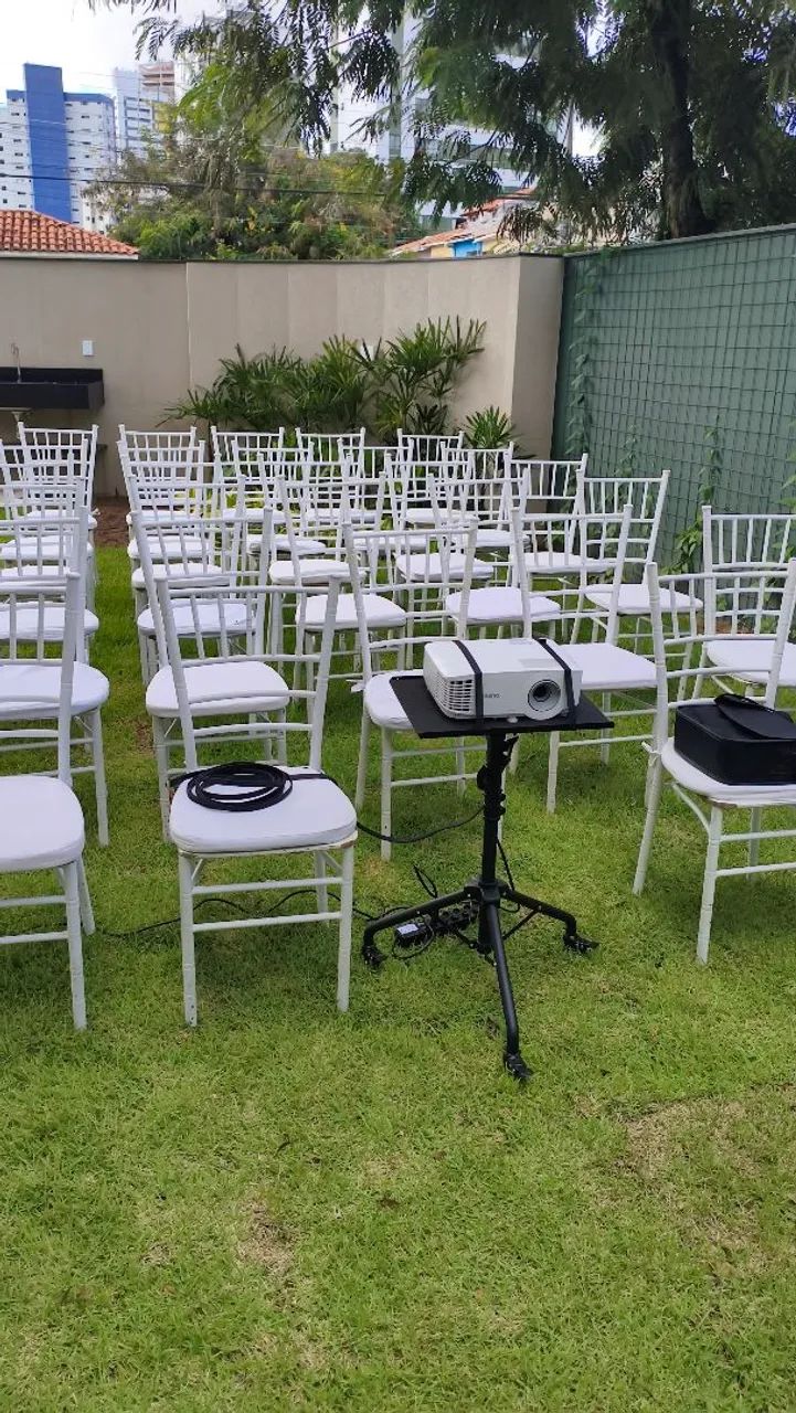 Locação de Projetor e telão 