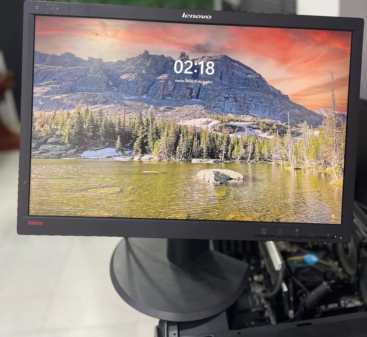 Monitor Lenovo 23 polegadas