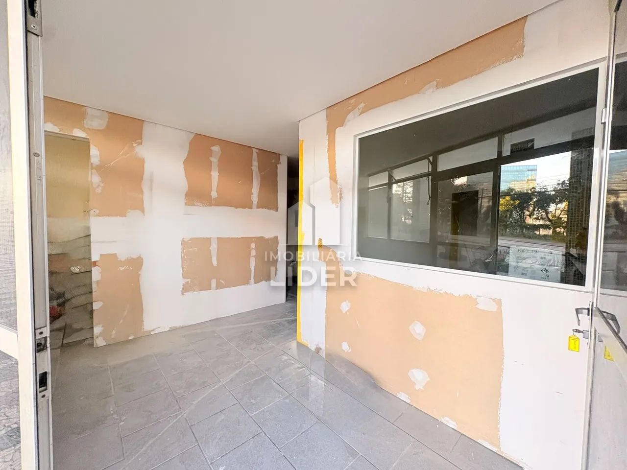 Ampla Sala Comercial Duplex com 256 m² no Cristo Rei! - Foto 3
