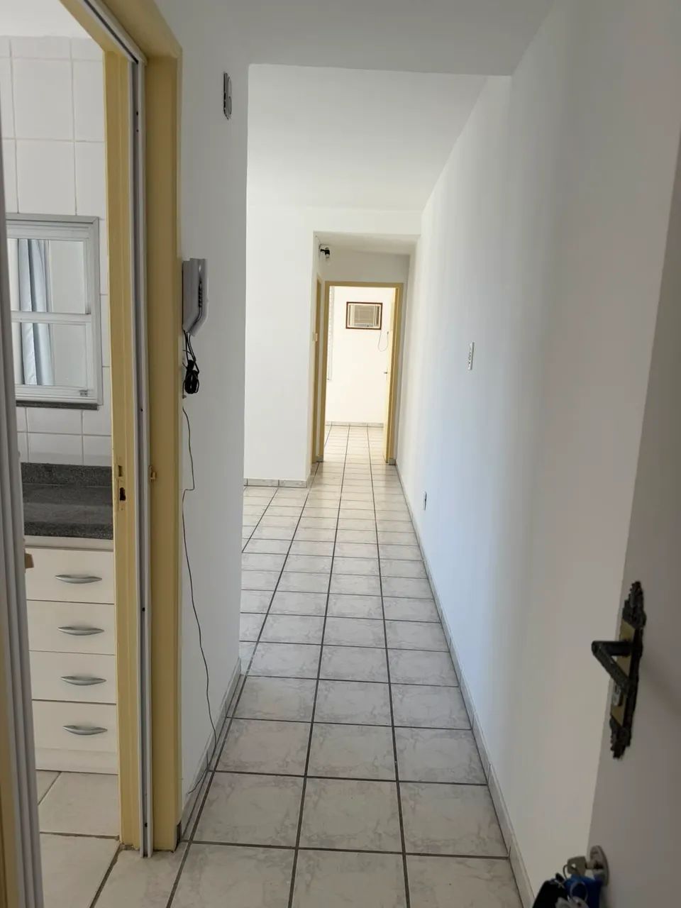 Apto 1 dormitório com ar-condicionado, 1bwc completo, sala, cozinha e área de serviço. Sem - Foto 3