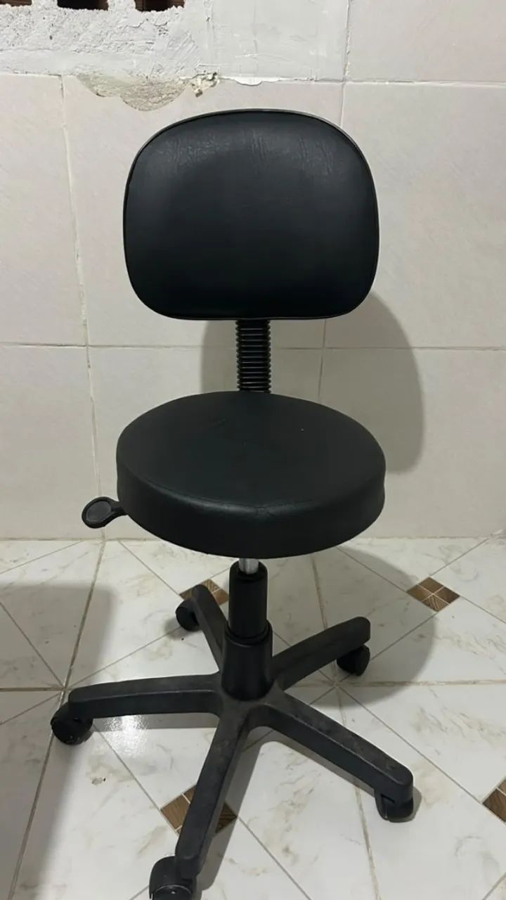 VENDO MACA DE ESTÉTICA E MOCHO COM ENCOSTO - Foto 4