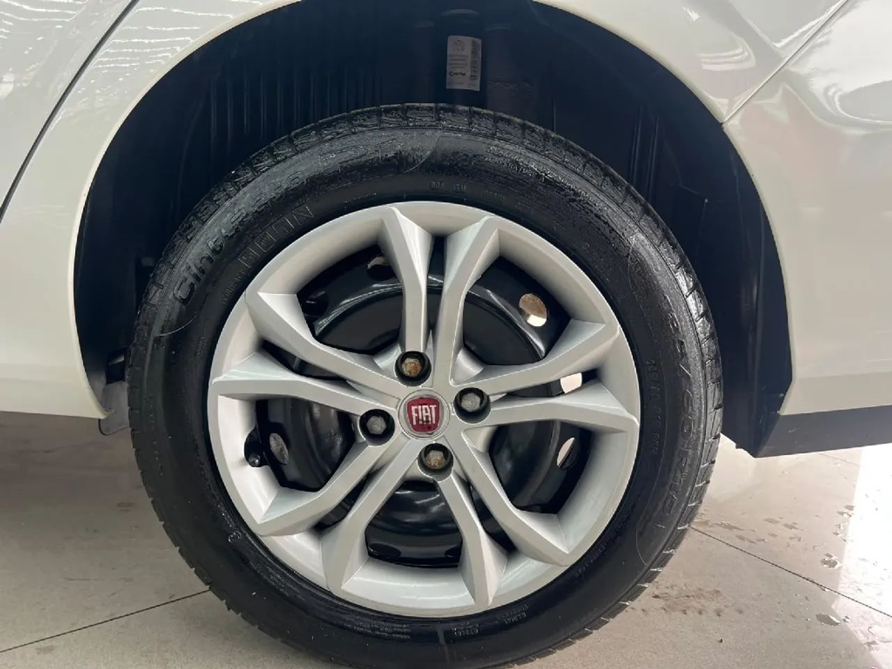 Fiat Cronos Drive 1.0 6V, foto 17 de 18