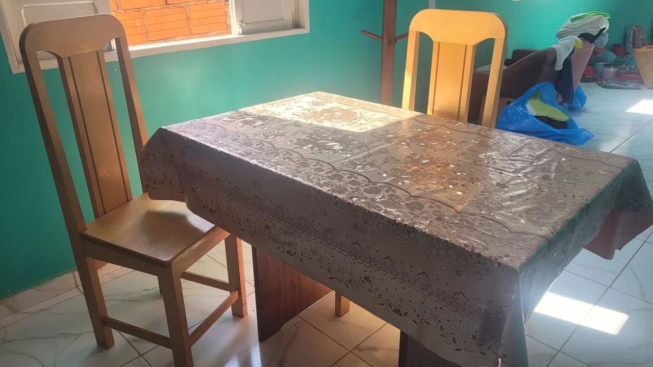 Mesa 4 cadeiras madeira - Foto 4