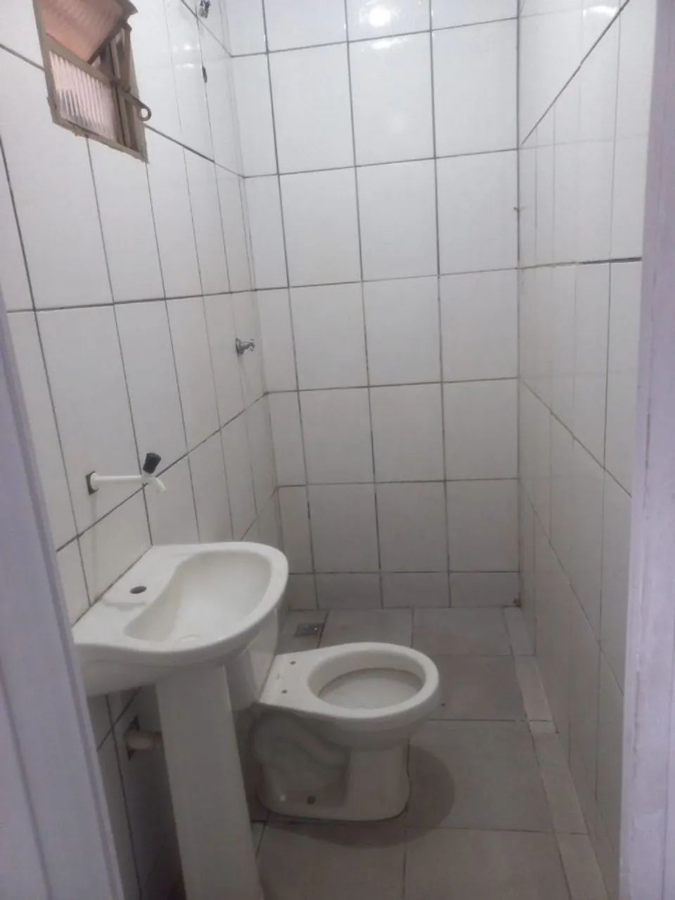 Kitnet 2/4,  incluso água Região Noroeste - Foto 5