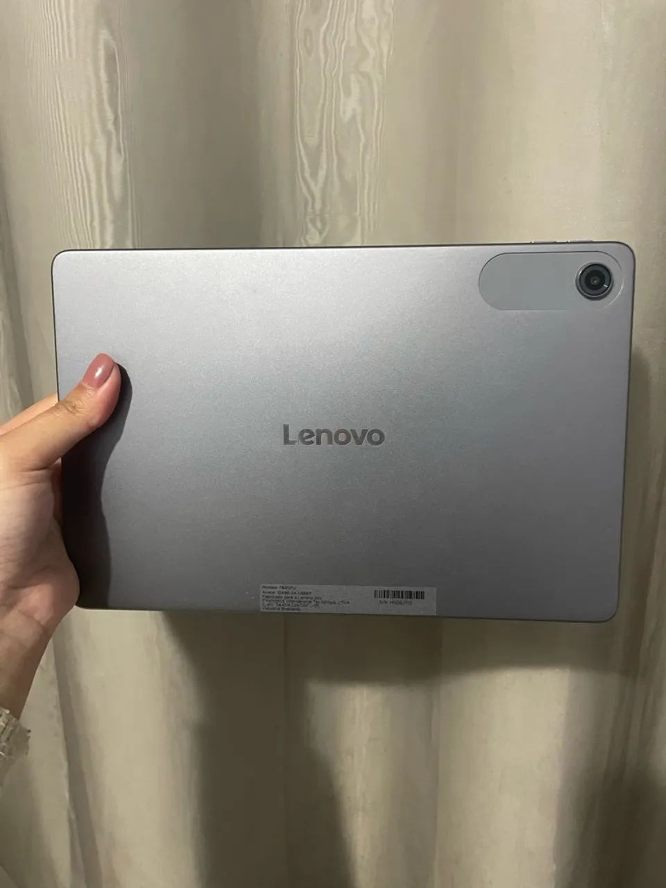 Tablet Lenovo Tab 4G 64GB + teclado + acessórios
