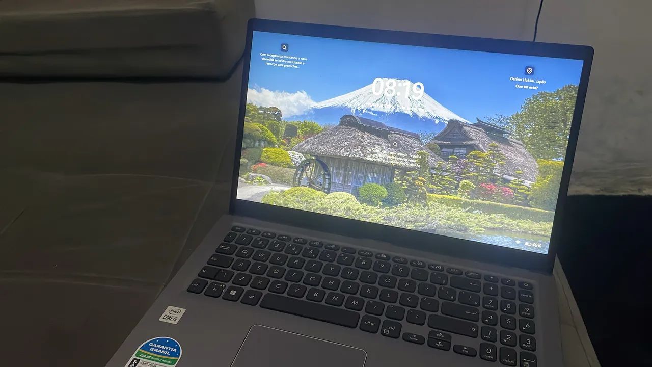 Vende - se , notebook novinho 1 mês de uso 