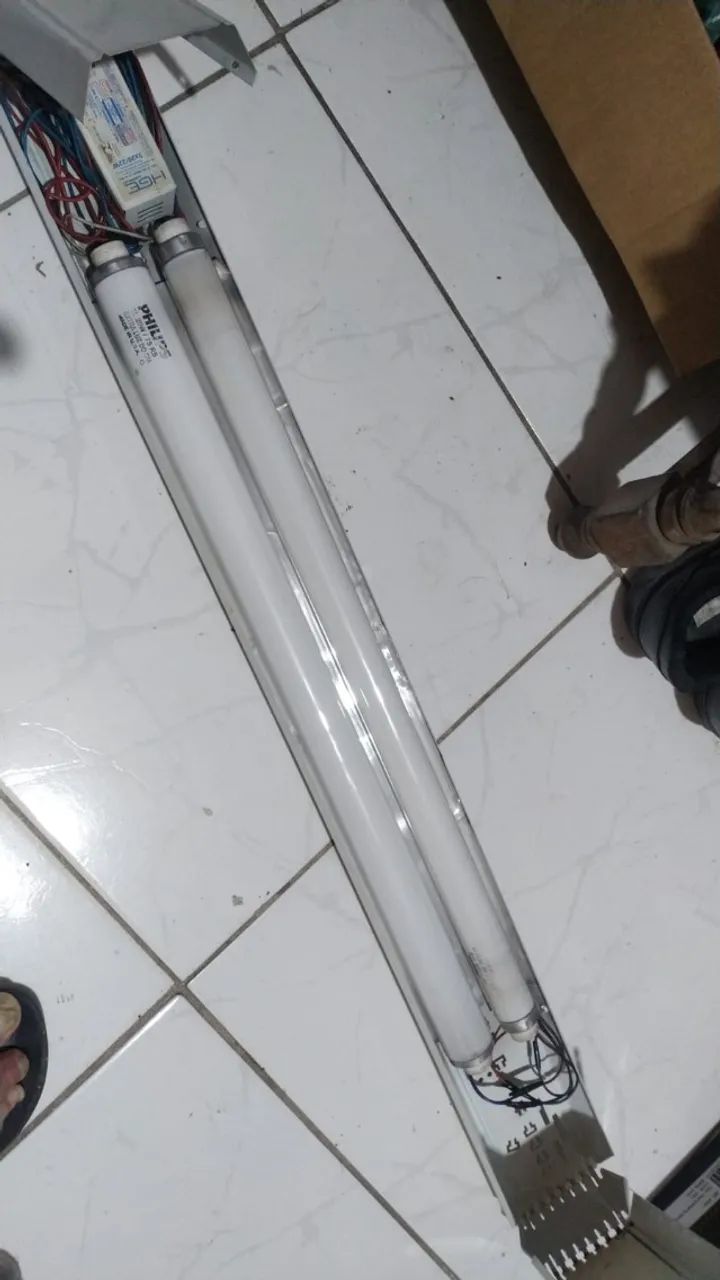 Luminária 2 Lâmpadas Fluorescente 20w - Foto 2
