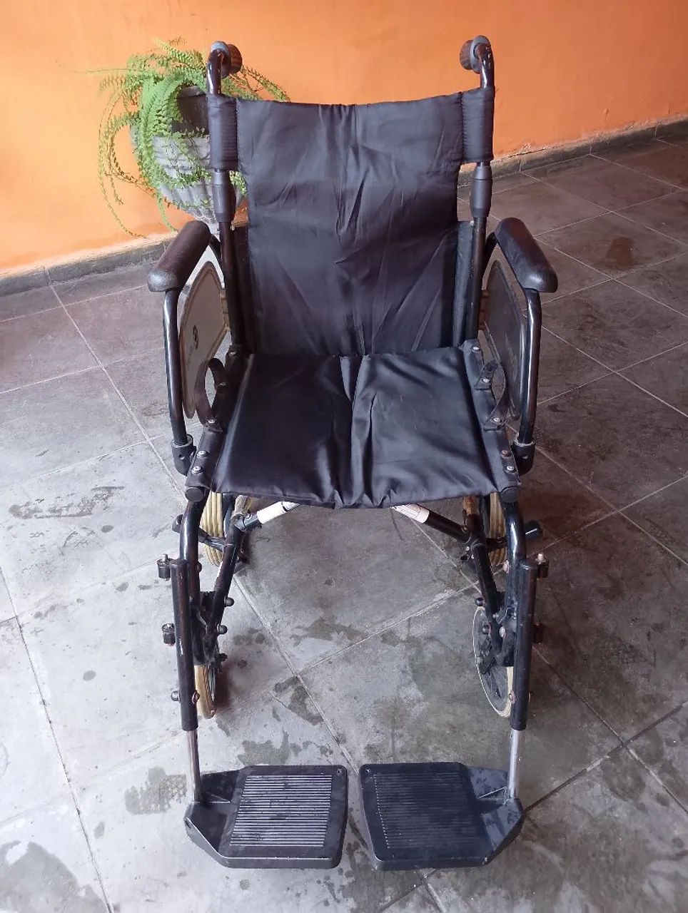 Cadeira de rodas prática  - Foto 3