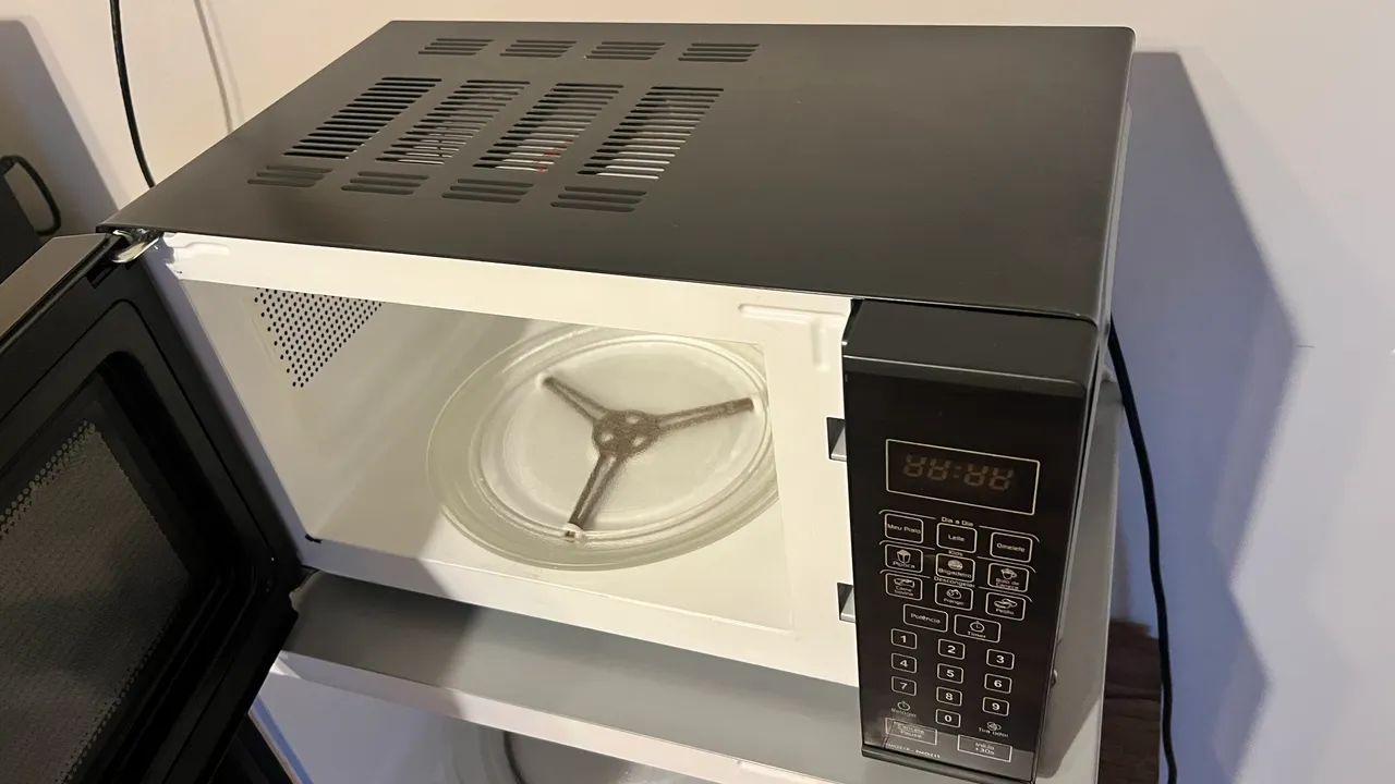 Vendo dois lindos e perfeitos microondas 