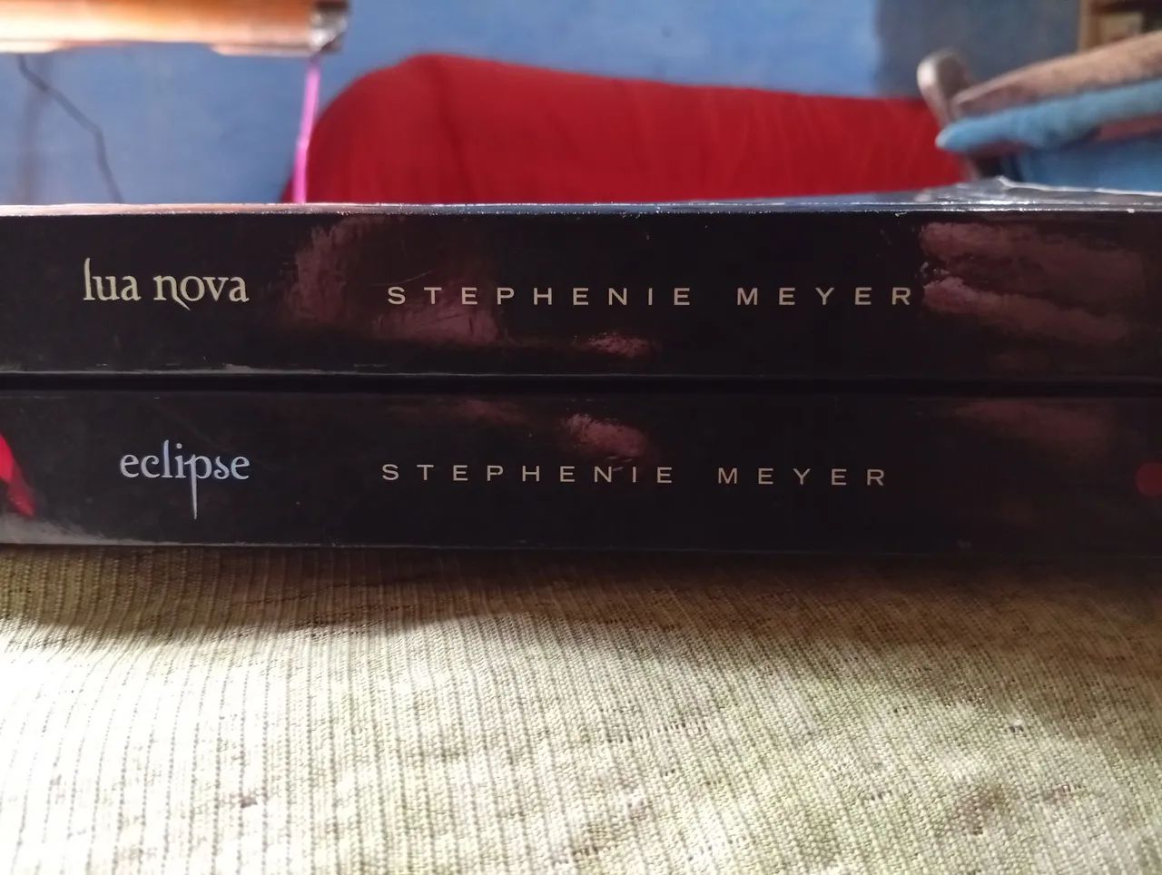 Kit 2 livros saga crepúsculo - lua nova + eclipse -  stephenie meyer - Foto 4