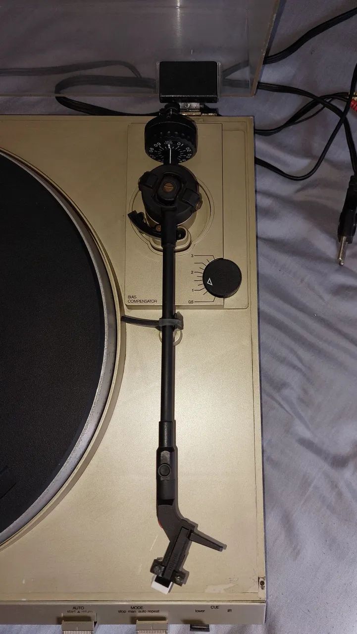Toca disco Gradiente DS-40+ pré-amplificadormplificador  - Foto 2