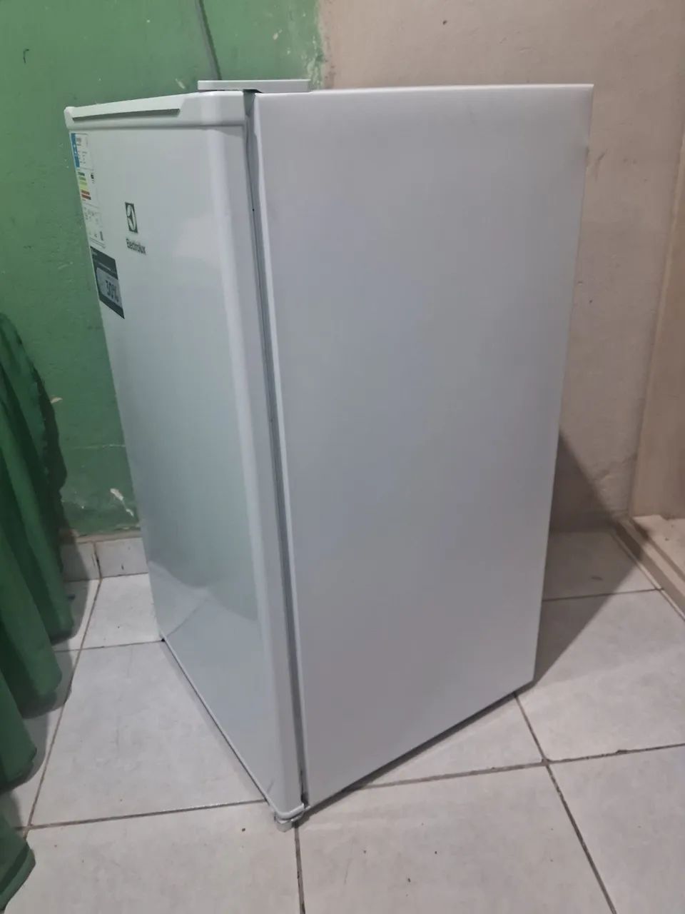 Frigobar Electrolux Seminovo.                           Faço entrega - Foto 4