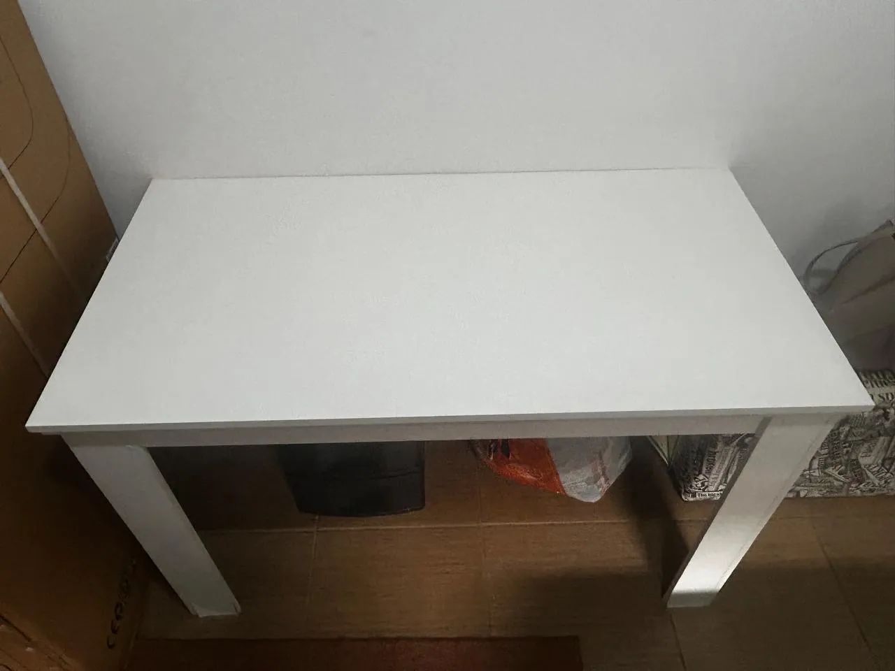 Mesa e cadeira de escritório 