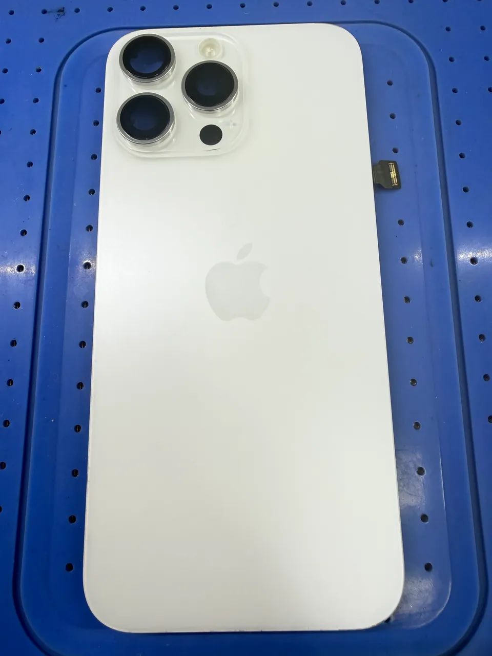 Tampa traseira iPhone 16 Pró Max ORIGINAL branca. - Foto 3