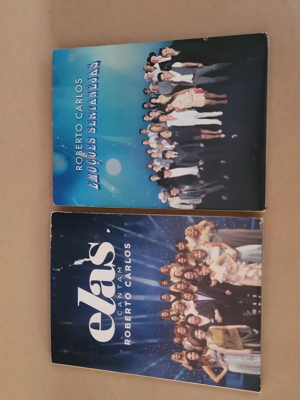 Kit 2 DVDs Roberto Carlos - Emoções Sertanejas + Elas Cantam (Original)