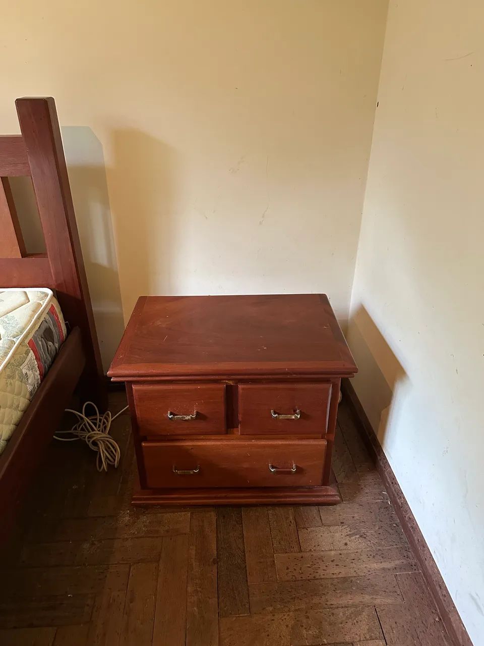 Conjunto de Quarto em madeira de lei maciça  - Foto 5