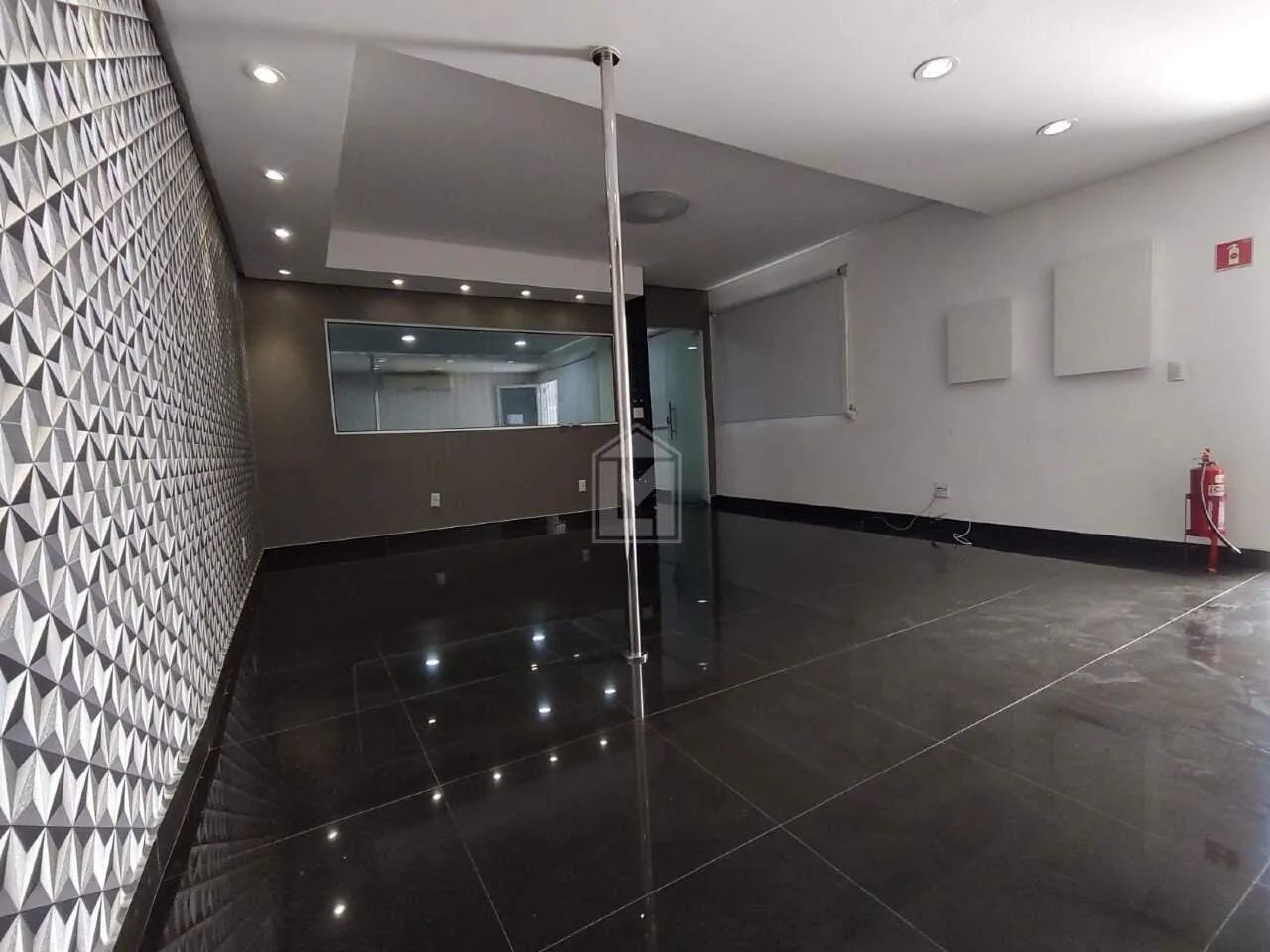Lívia Machado Imóveis aluga loja comercial com 118,32 m² - Foto 3