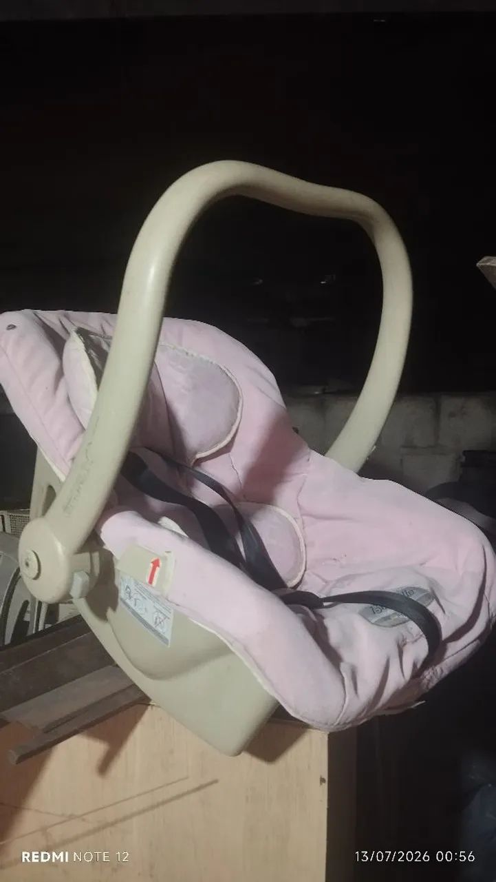carinho de bebê com bebê conforto Burigotto 