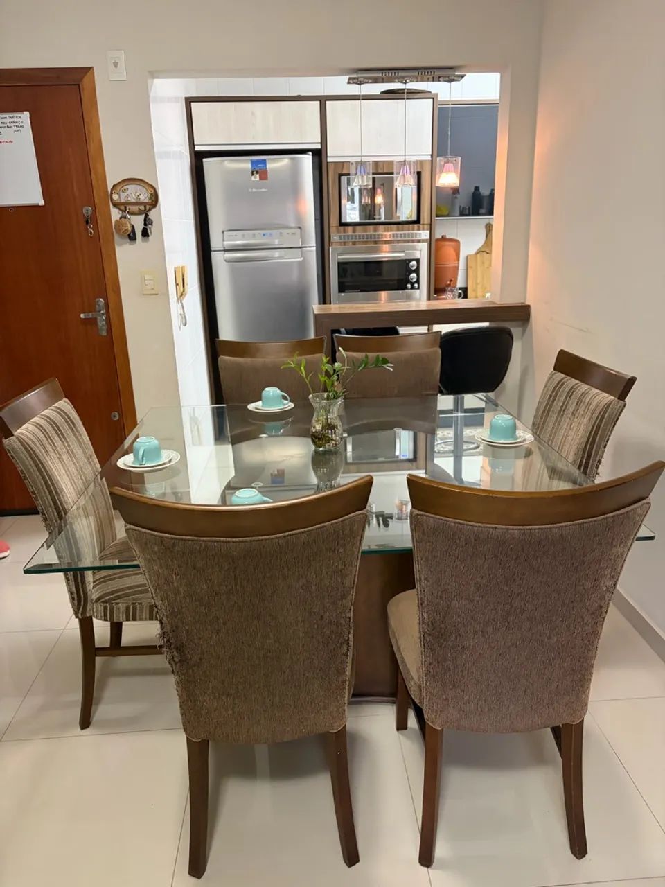 Mesa de vidro 8 lugares com cadeiras - Foto 5