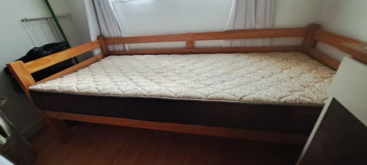 Sofá cama ( com o colchão)