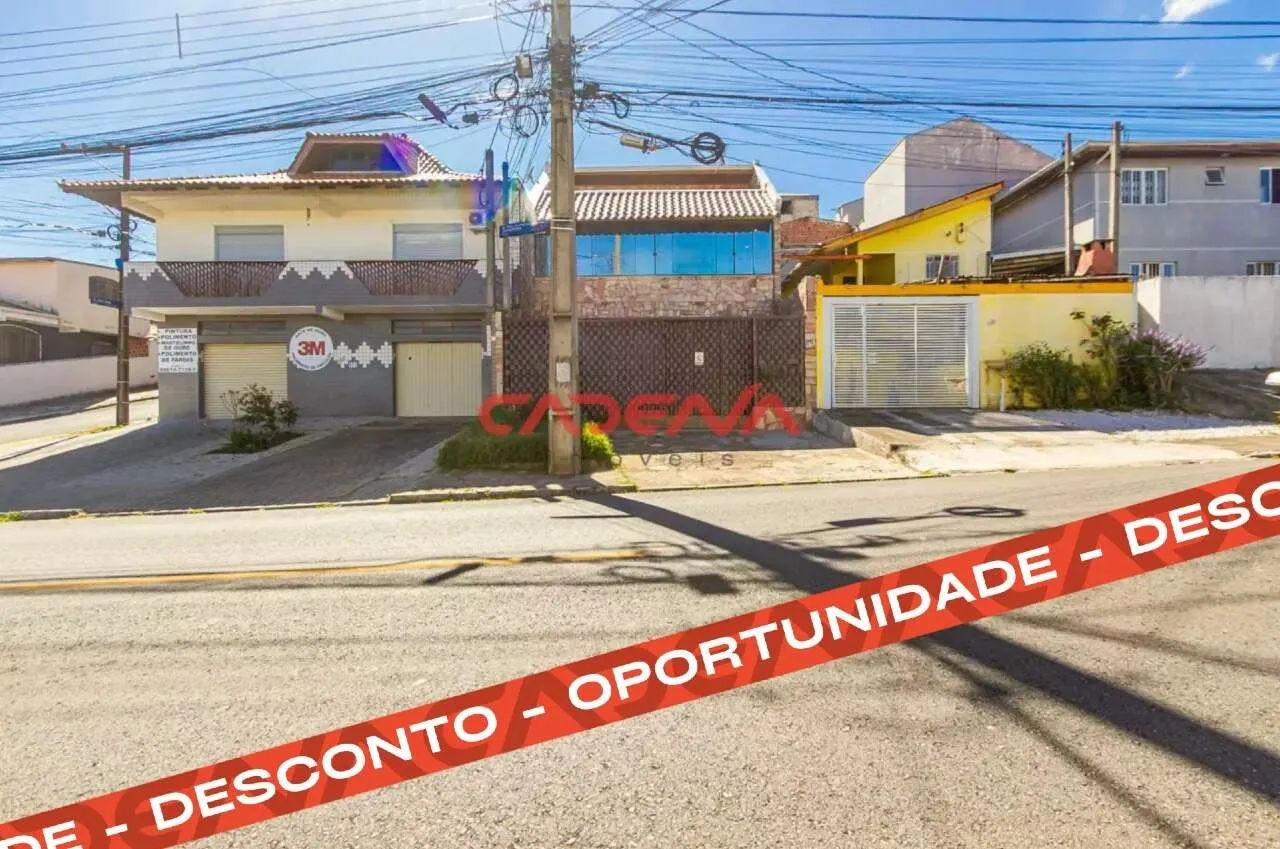Sobrado Triplex à venda no Xaxim