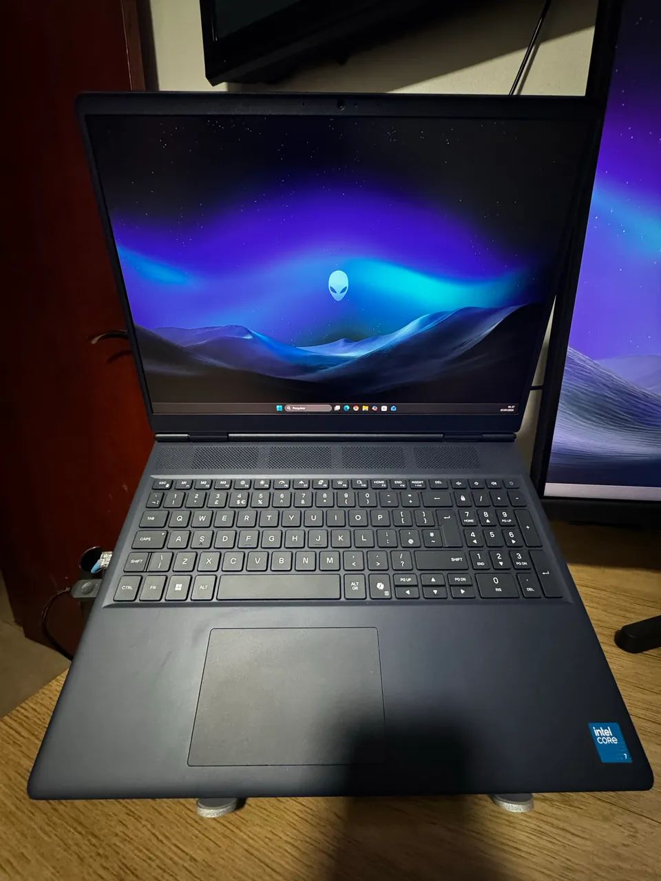 Notebook Alienware ( Fone, Teclado, Mouse + duas telas) - Foto 4