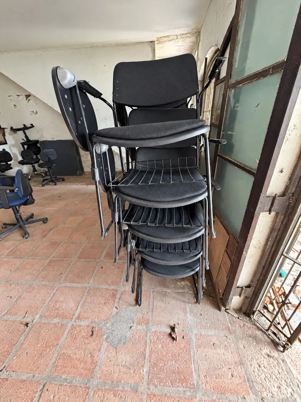 LOTE DE CADEIRAS - Foto 2