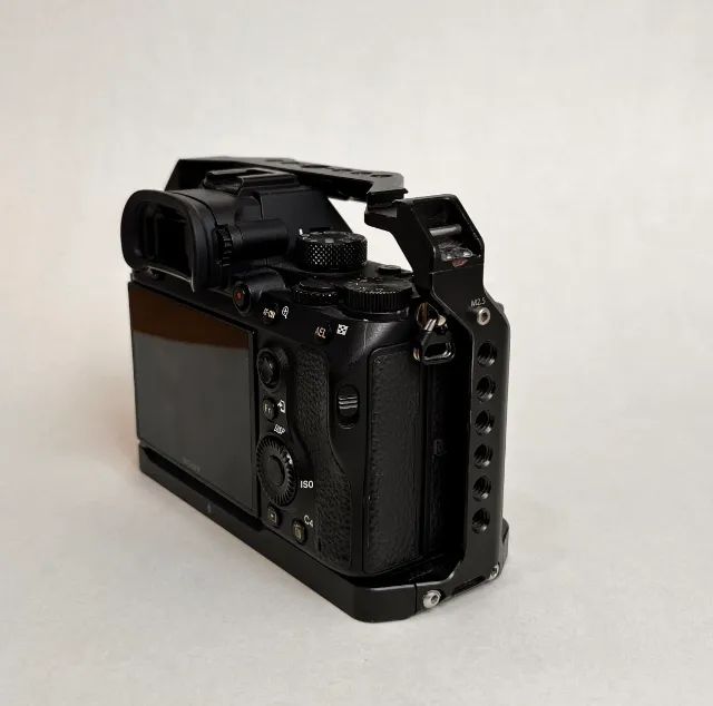 Câmera Sony A7III Alpha A7 3 Full Frame 4K + Cage SmallRig - Foto 4
