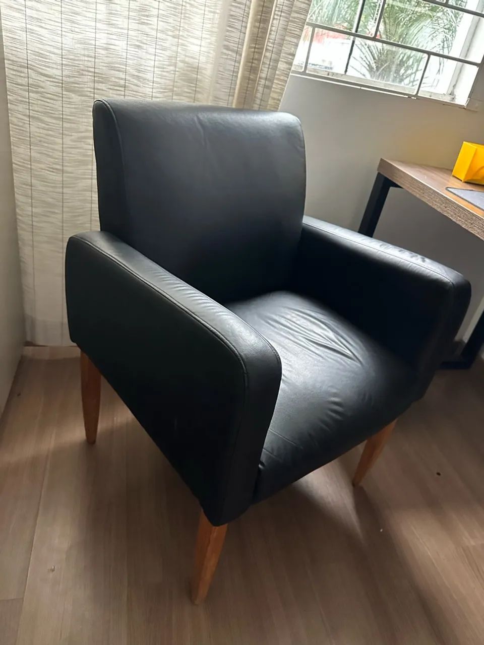 Poltrona de Couro Seminova  - Foto 2