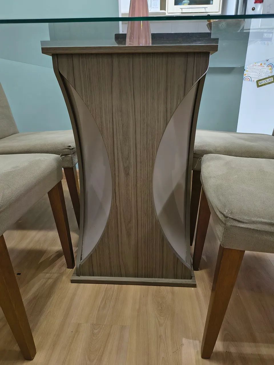 Mesa tampo de vidro com 4 cadeiras  - Foto 4