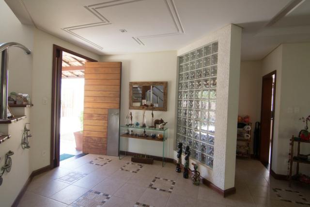 Casa Triplex 4/4 1 suíte, closet, sala meditação, estúdio, dependência, 5 vagas - Foto 2
